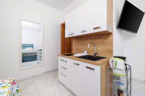 Studio with A - C in Crikvenica 55031