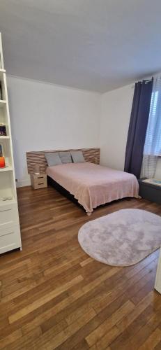 เตียงในห้องที่ RÉSIDENCE El Sol