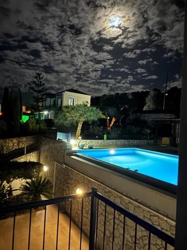 Sea view Residence with 3 bedrooms & Infinity pool
