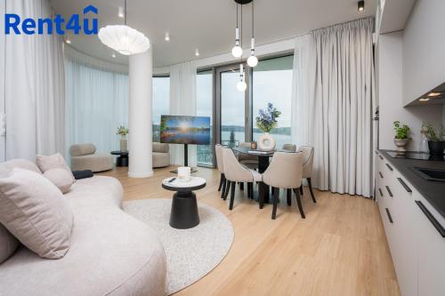 Lake Sky View Apartment by Rent4You