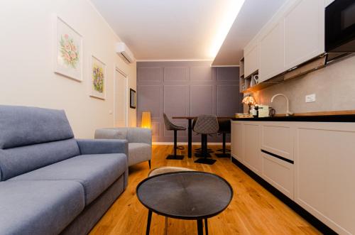 Costanza Home, Moderno ed Elegante nel Cuore della Città di Milano, Nuova Metro Blu, comodo per Duomo, San Siro e Rho Fiera Milano