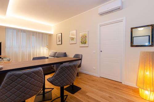 Costanza Home, Moderno ed Elegante nel Cuore della Città di Milano, Nuova Metro Blu, comodo per Duomo, San Siro e Rho Fiera Milano
