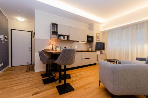 Costanza Home, Moderno ed Elegante nel Cuore della Città di Milano, Nuova Metro Blu, comodo per Duomo, San Siro e Rho Fiera Milano