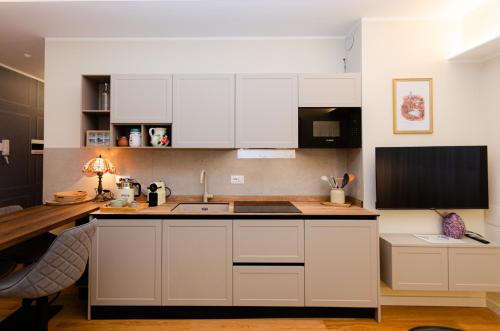 Costanza Home, Moderno ed Elegante nel Cuore della Città di Milano, Nuova Metro Blu, comodo per Duomo, San Siro e Rho Fiera Milano