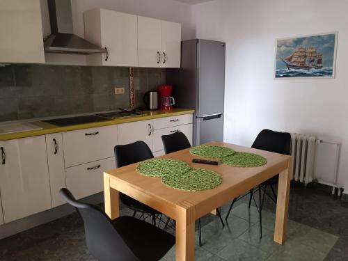 Apartment mit privater Terrasse by Interhome