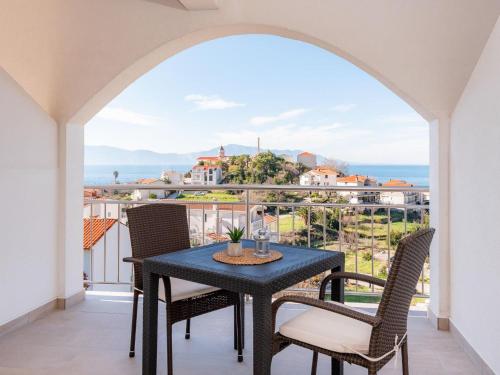 Apartment mit privater Terrasse by Interhome