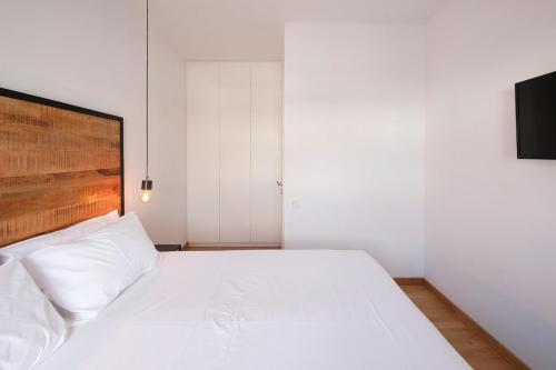 Glyfada Amazing Suite with sea view & jacuzzi