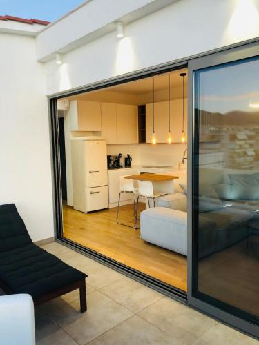 Glyfada Amazing Suite with sea view & jacuzzi