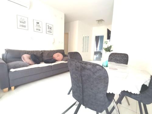 Apartment Wohnung mit Terrasse by Interhome