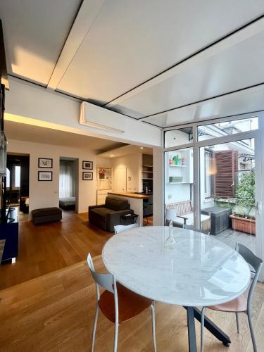 Sunny Apartment