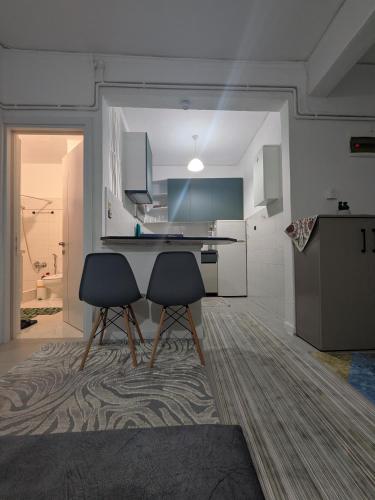 Evros Stay - Modern 2 Bedroom Ground Floor Suite
