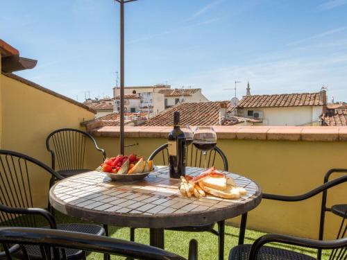 Apartment Ruhige Wohnung in Santa Croce mit Terrasse- Kathedrale von Florenz-Nähe by Interhome