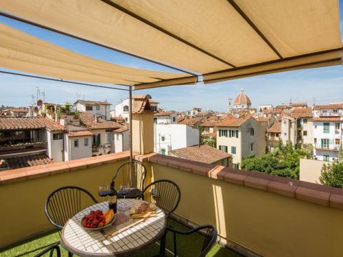 Apartment Ruhige Wohnung in Santa Croce mit Terrasse- Kathedrale von Florenz-Nähe by Interhome