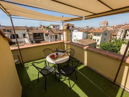 Apartment Ruhige Wohnung in Santa Croce mit Terrasse- Kathedrale von Florenz-Nähe by Interhome