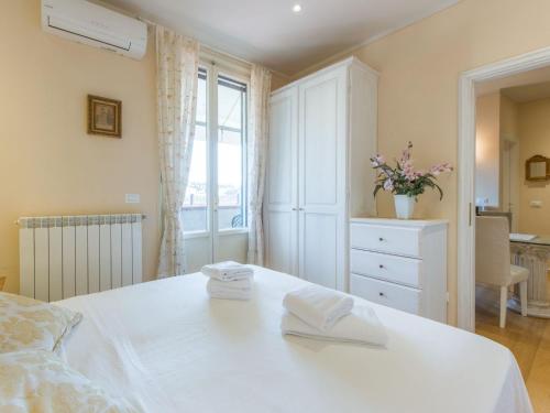 Apartment Wohnung 'Ephesus' mit Terrasse by Interhome