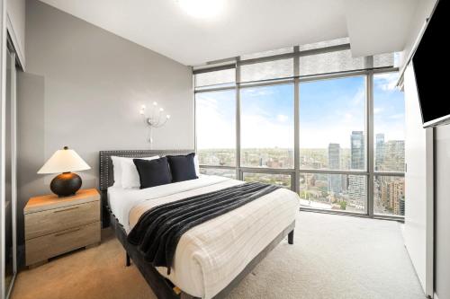 Curated visual reference: Toronto Penthouse Apartments With Direct Access Parking Reference: Lux Penthouse Retreat Near Yorkville With Parking Toronto Preços