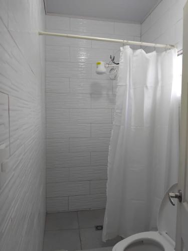 Bilik mandi di BCHotel