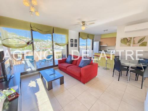 Appartement tranquille avec piscine commune près du centre