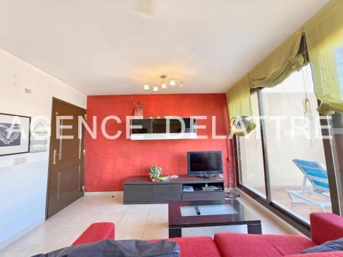 Appartement tranquille avec piscine commune près du centre