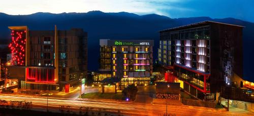 Ein allgemeiner Bergblick oder ein Berglick von des Hotels aus