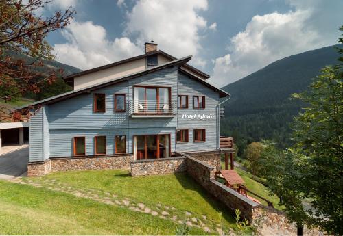 Příroda nedaleko hotelu