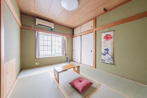 商店街に泊まる Sakura House