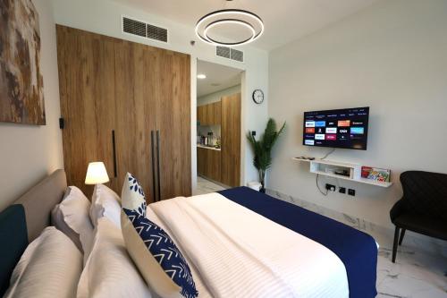 Chic Studio near Cleveland by Central Stay