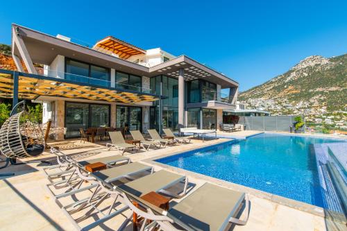 Villa Unlimited 5 Bedroom Luxury Villa with Infinity Pool