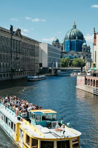 Hotel Indigo Berlin - East Side Gallery by IHG photo 96