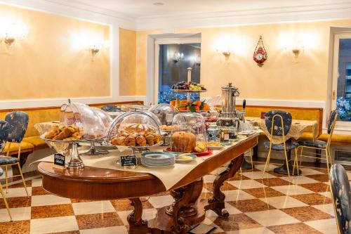 Art Hotel Orologio photo 193