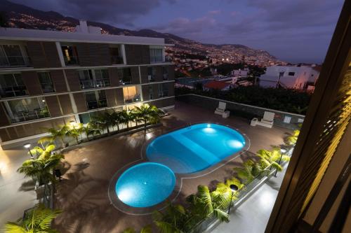 Gardenia - Pool Modern APT by LovelyStay