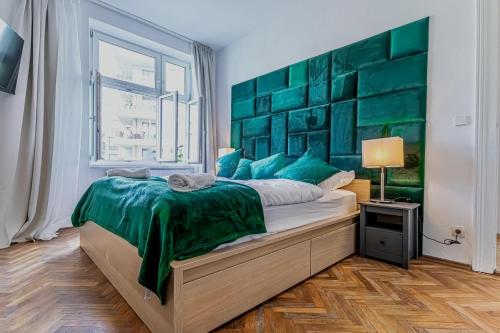 Convenient 3-BR Apartment 15 Min to Landstraße Hub