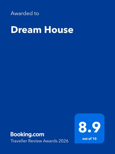 uno screenshot del sito web della casa dei sogni con il testo aggiornato a casa dei sogni di Dream House a Mtskheta