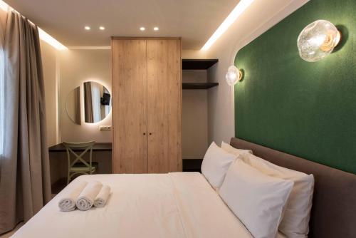 Heart of Heraklion Studio with Balcony Walking Distance to All Sites