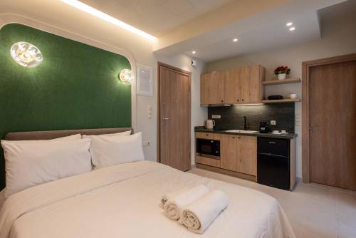 Heart of Heraklion Studio with Balcony Walking Distance to All Sites