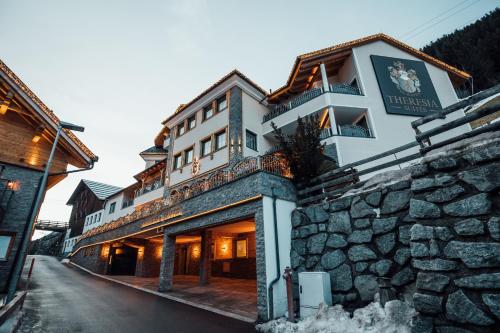 Gallery image of Theresia Suites in Kappl