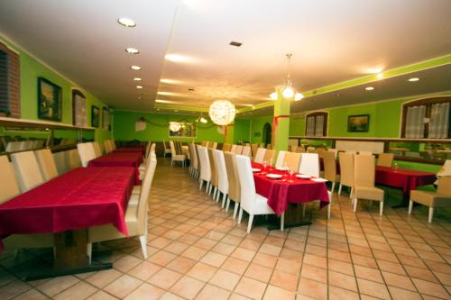 Restaurace v ubytování Tourist Farm Gregorič