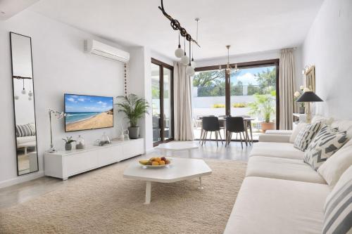 Casa Elviria, Ultimas fechas disponibles este verano, Piscina, Terraza, Cerca de la playa