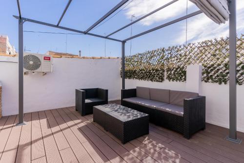 Modern 2BR Apartment with Terrace in Valencia