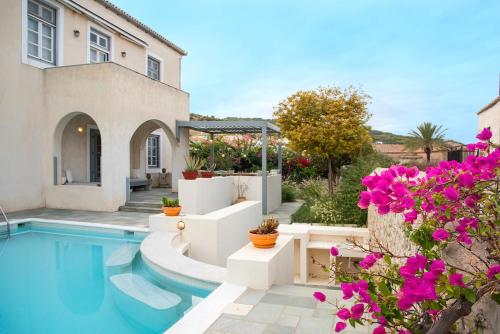 Piscina a Villa 1853, Spetses o a prop