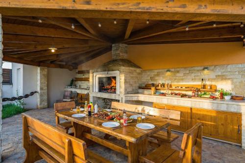 Oasis Jadreski Pool Residence