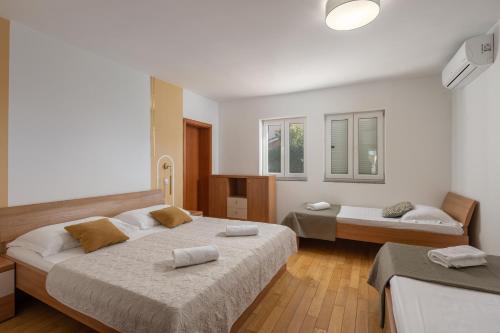 Oasis Jadreski Pool Residence