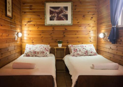 Lova arba lovos apgyvendinimo įstaigoje Batei Nurit