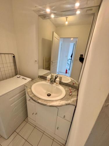 Confort, résidence sécurisée, garage !