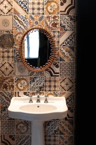Hôtel du Petit Moulin, Haute Couture hotel by Lacroix photo 60