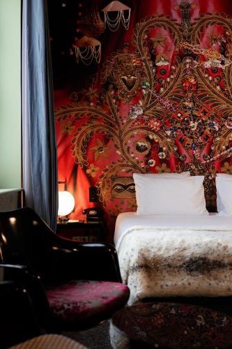 Hôtel du Petit Moulin, Haute Couture hotel by Lacroix photo 75