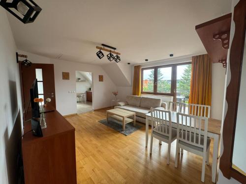 Apartment Wohnung mit Blick auf das Wasser by Interhome