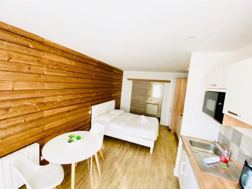Creuzet - Studio - Saxe Gambetta