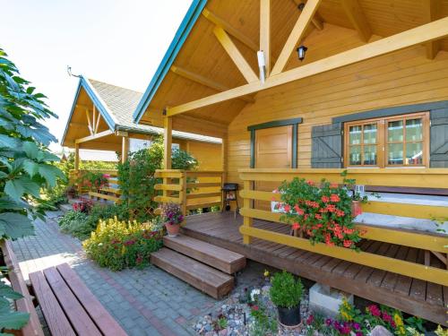 Holiday Home Gemütliches Holzferienhaus mit Grill und Garten by Interhome