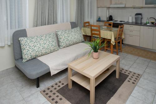 Kaitis home